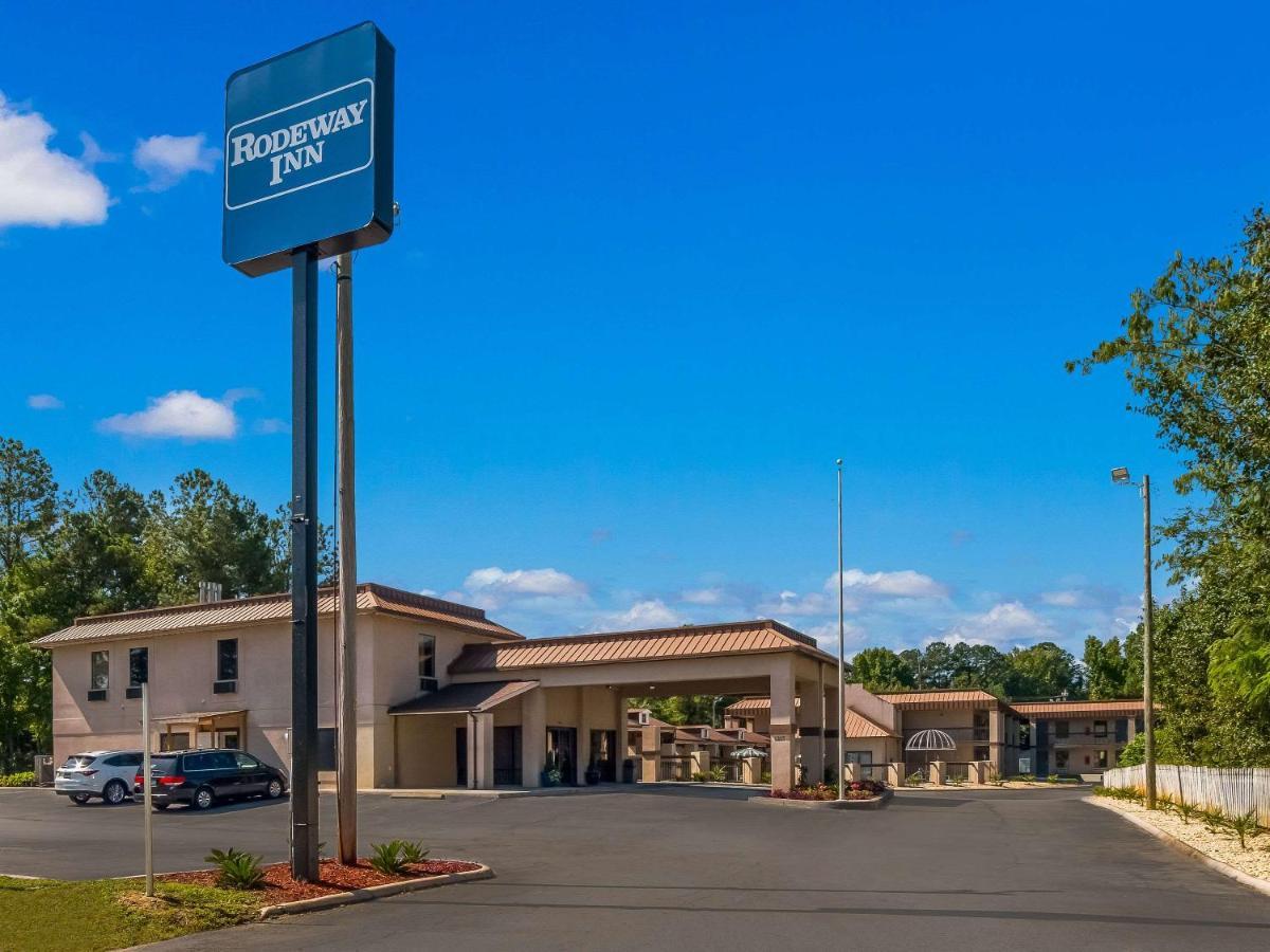Rodeway Inn Greenwood Bagian luar foto
