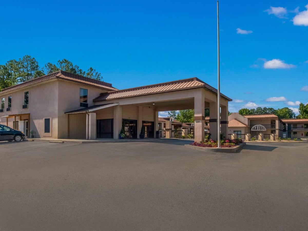Rodeway Inn Greenwood Bagian luar foto