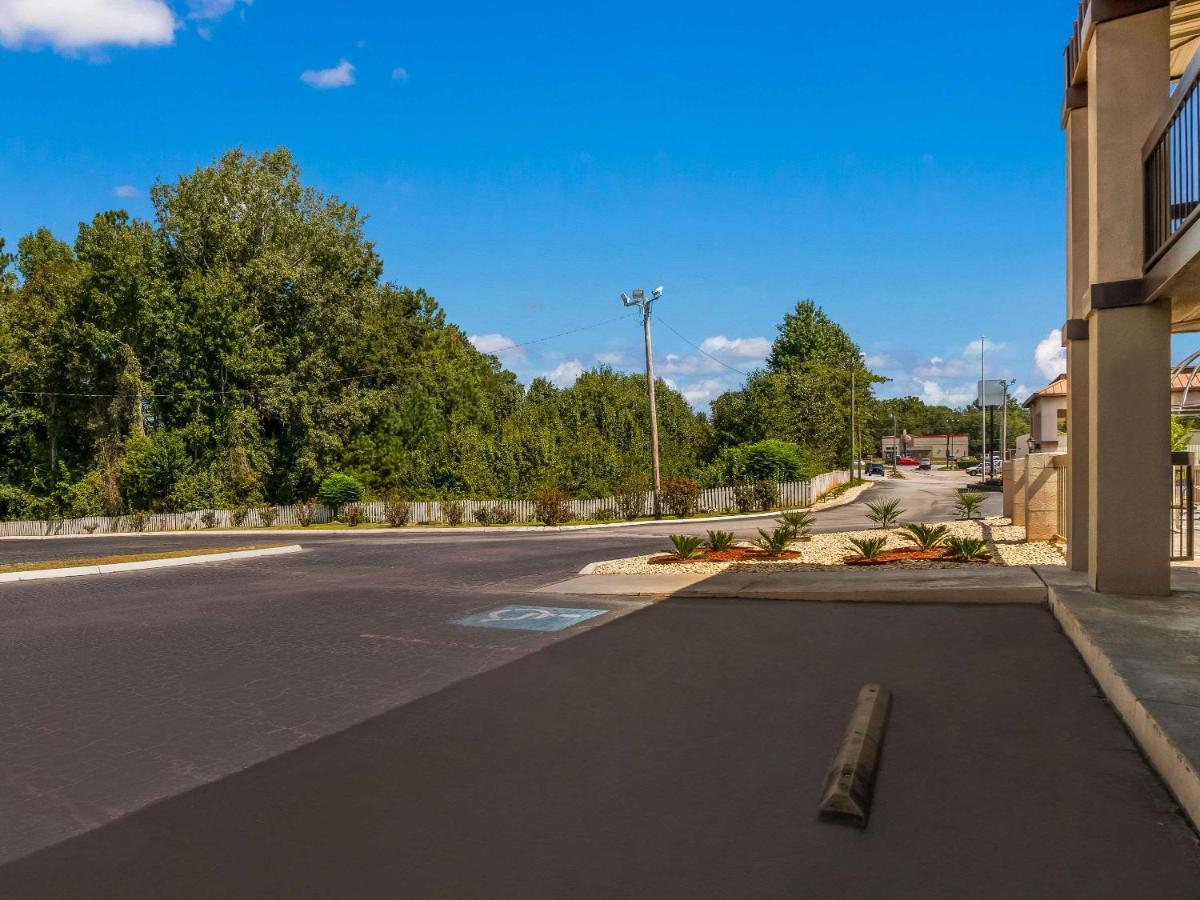 Rodeway Inn Greenwood Bagian luar foto
